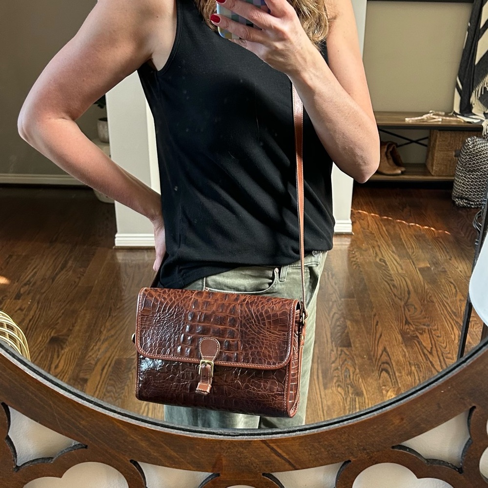 BRAHMIN croc embossed leather crossbody
vintage, heritage, designer, 90s, Y2K - Picture 10 of 16